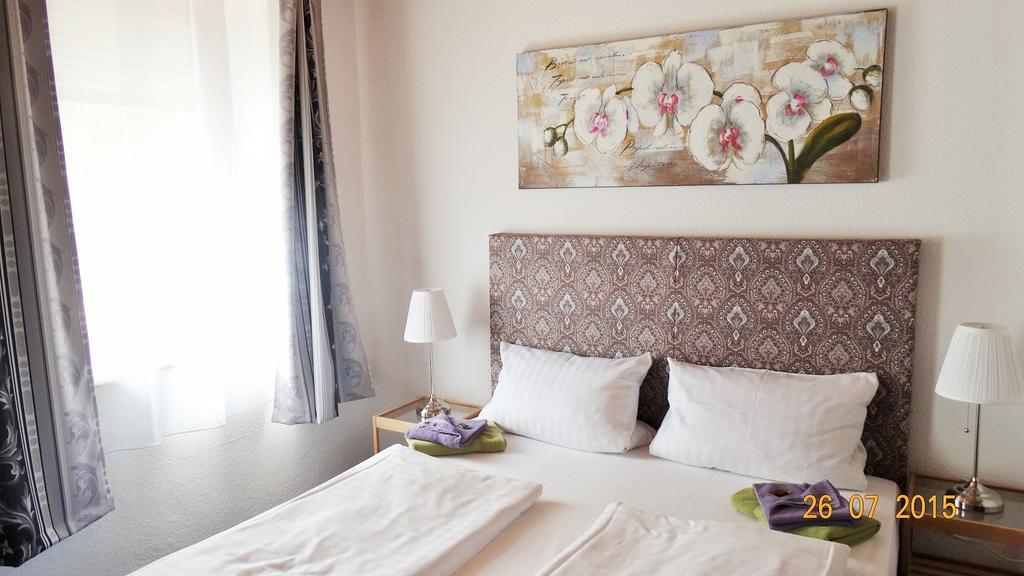 Hotel & Restaurant Arnoldusklause Düren - Eifel Δωμάτιο φωτογραφία
