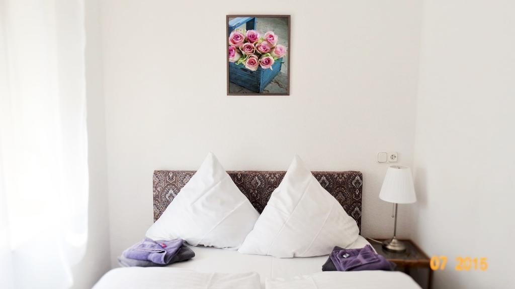 Hotel & Restaurant Arnoldusklause Düren - Eifel Δωμάτιο φωτογραφία