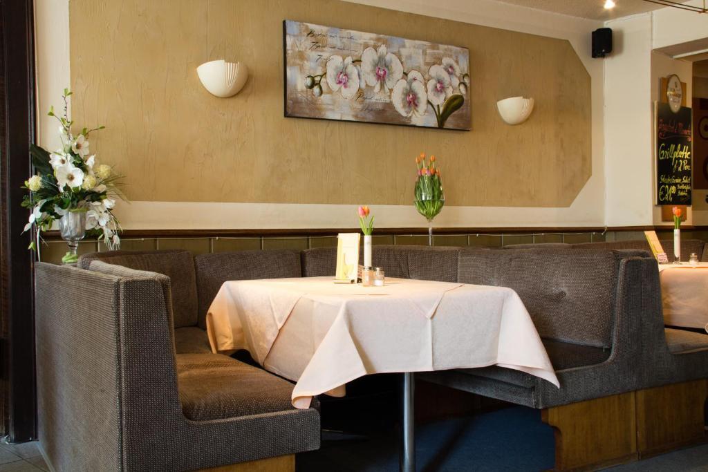 Hotel & Restaurant Arnoldusklause Düren - Eifel Δωμάτιο φωτογραφία