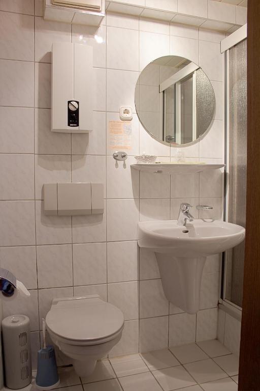 Hotel & Restaurant Arnoldusklause Düren - Eifel Δωμάτιο φωτογραφία